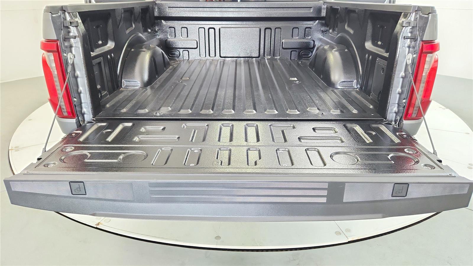 2024 Ford F-150 XLT - Photo 29