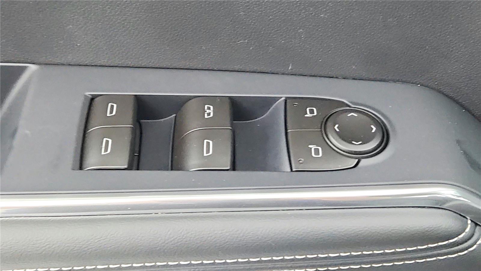 2026 GMC Acadia Elevation - Photo 11