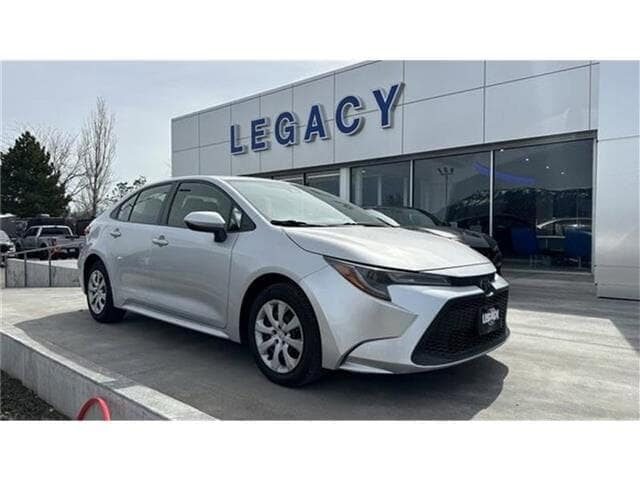 Used 2020 Toyota Corolla LE with VIN JTDEPRAE3LJ044864 for sale in La Grande, OR