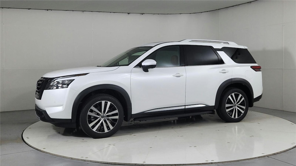 New 2025 Nissan Pathfinder Platinum SUV