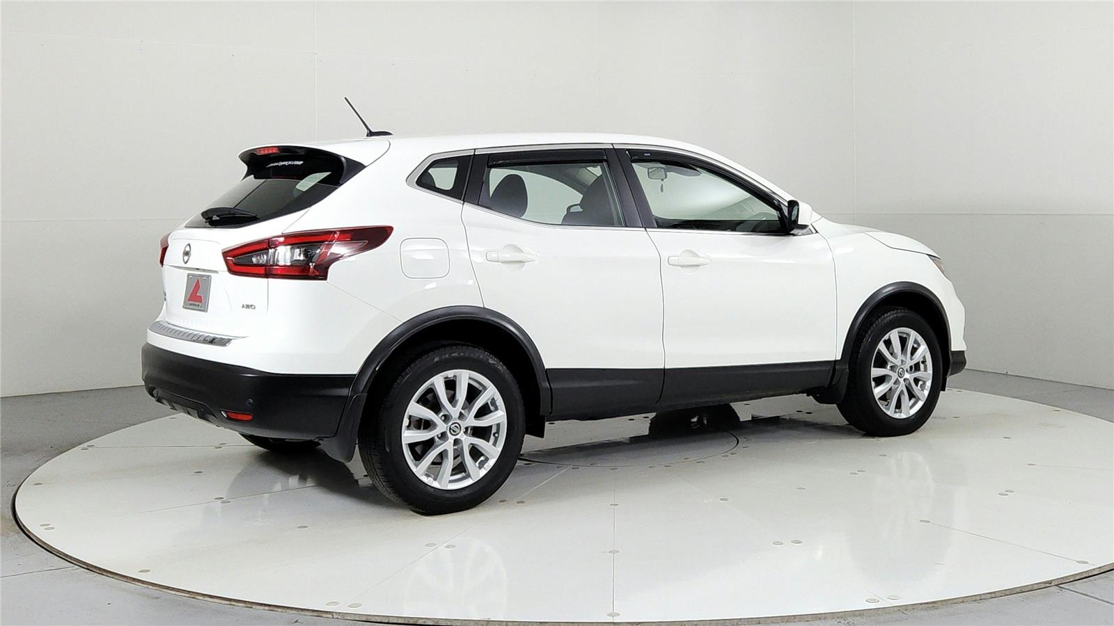2022 Nissan Rogue Sport S photo 3
