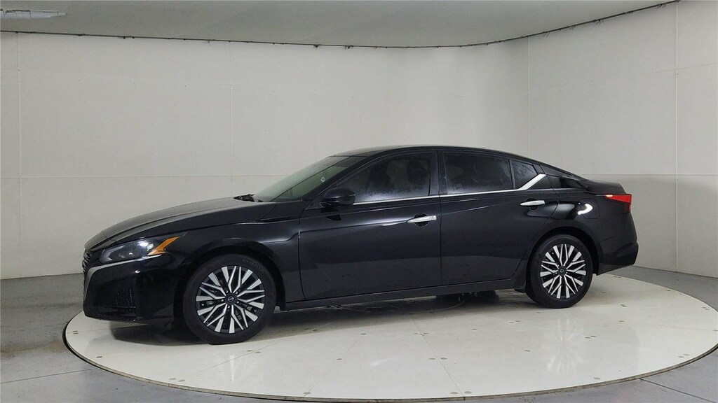 Certified 2024 Nissan Altima 2.5 SV Sedan