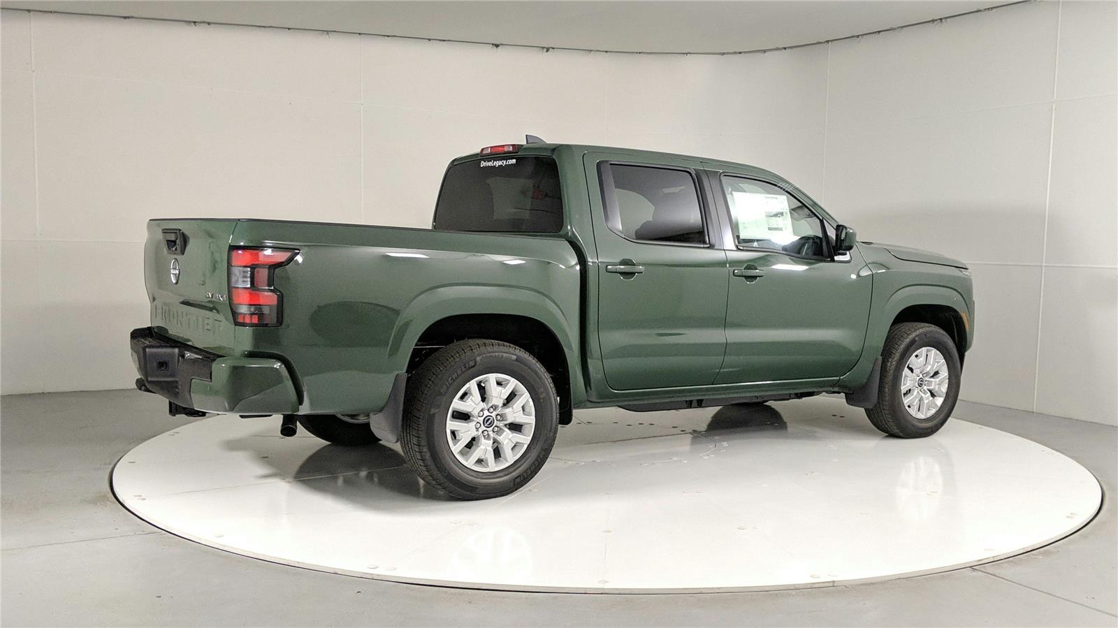 2023 Nissan Frontier SV photo 2
