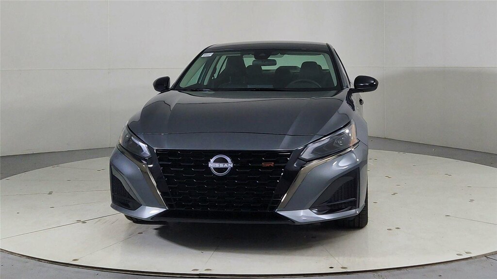 New 2025 Nissan Altima SR Sedan