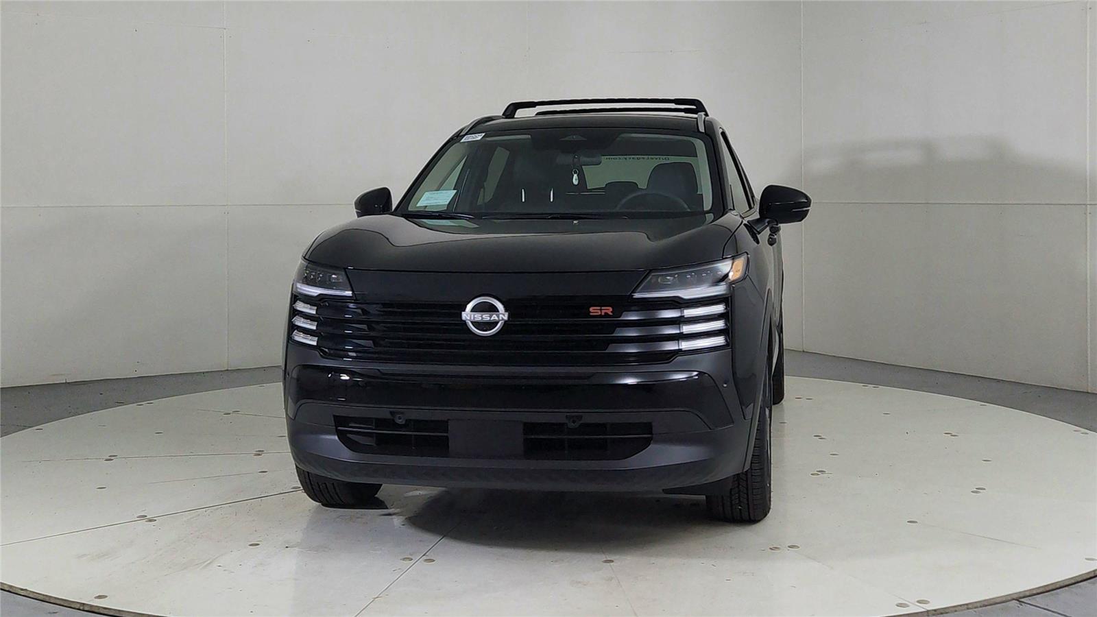 2026 Nissan Kicks SR photo 2