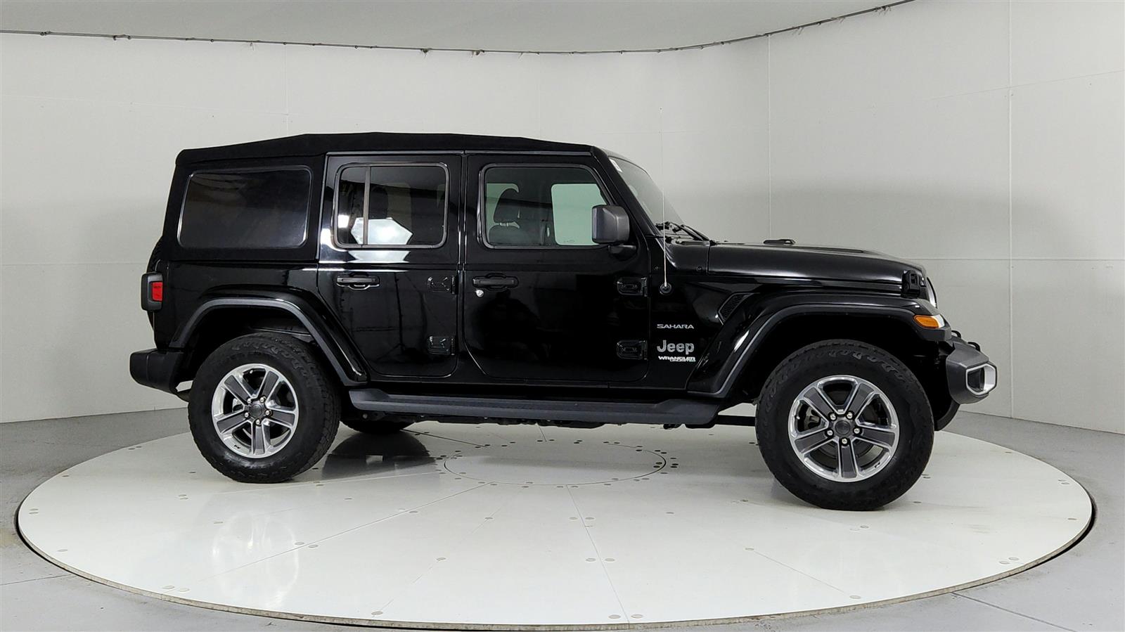 Used 2020 Jeep Wrangler Unlimited Sahara with VIN 1C4HJXEG5LWA20313 for sale in London, KY