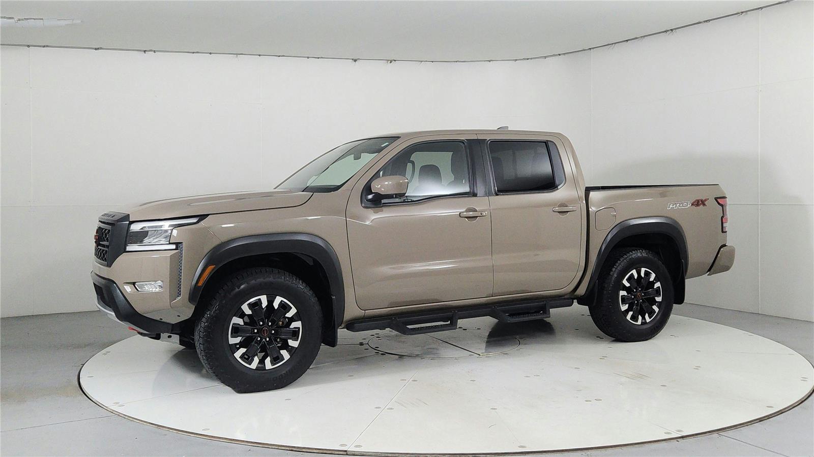 2023 Nissan Frontier PRO-4X photo 3