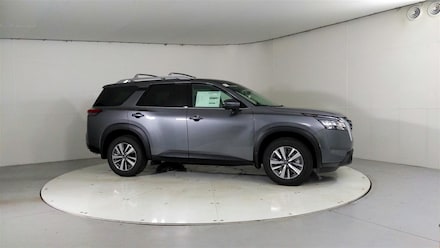 2023 Nissan Pathfinder SL SUV