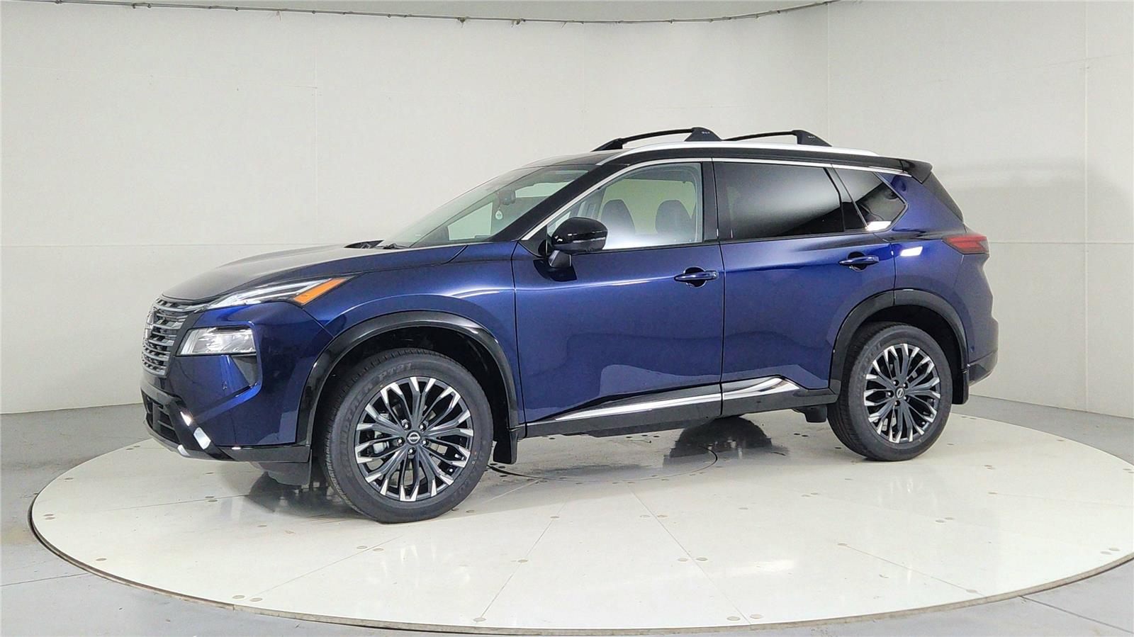 2026 Nissan Rogue Platinum photo 3