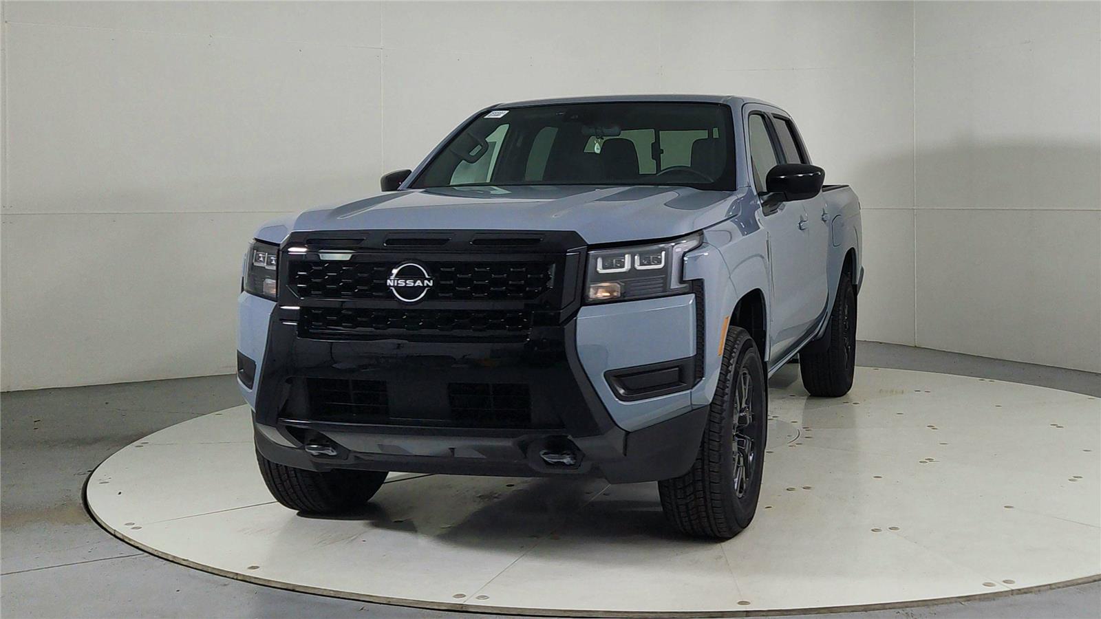 2026 Nissan Frontier photo 2