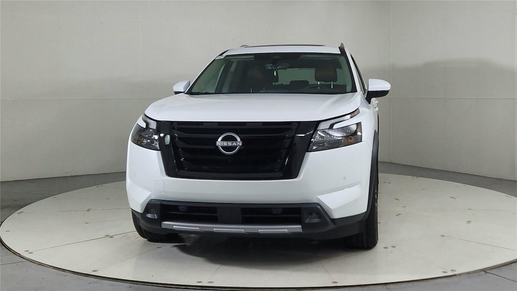 New 2025 Nissan Pathfinder Platinum SUV
