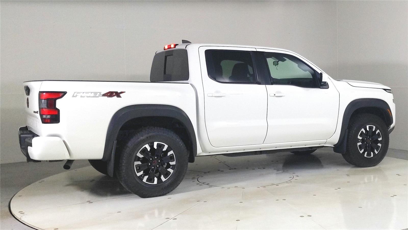 2023 Nissan Frontier PRO-4X photo 3