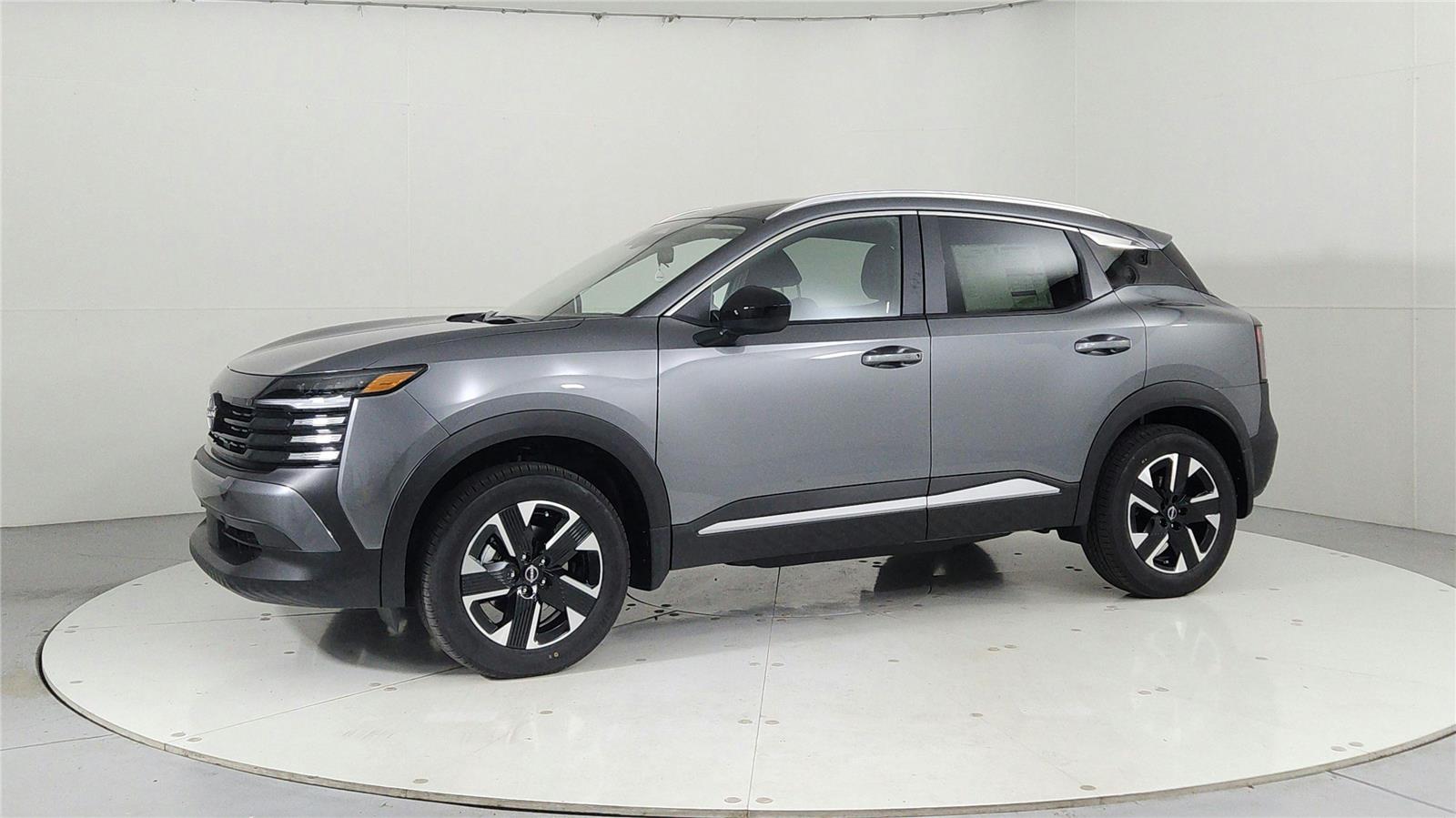 2026 Nissan Kicks SV photo 2