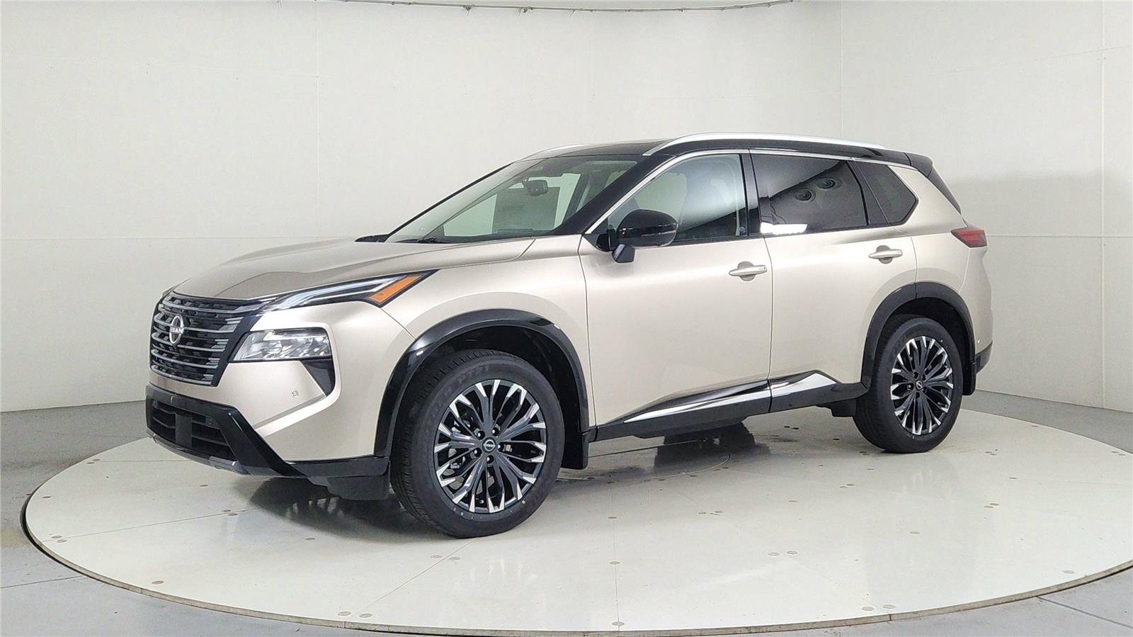 2026 Nissan Rogue Platinum photo 3