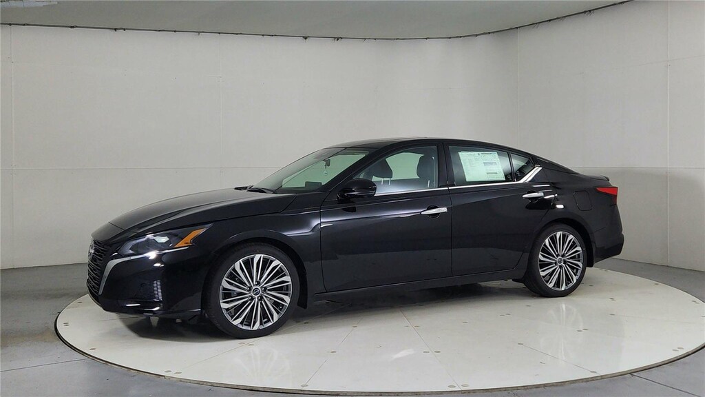 New 2025 Nissan Altima SL Sedan
