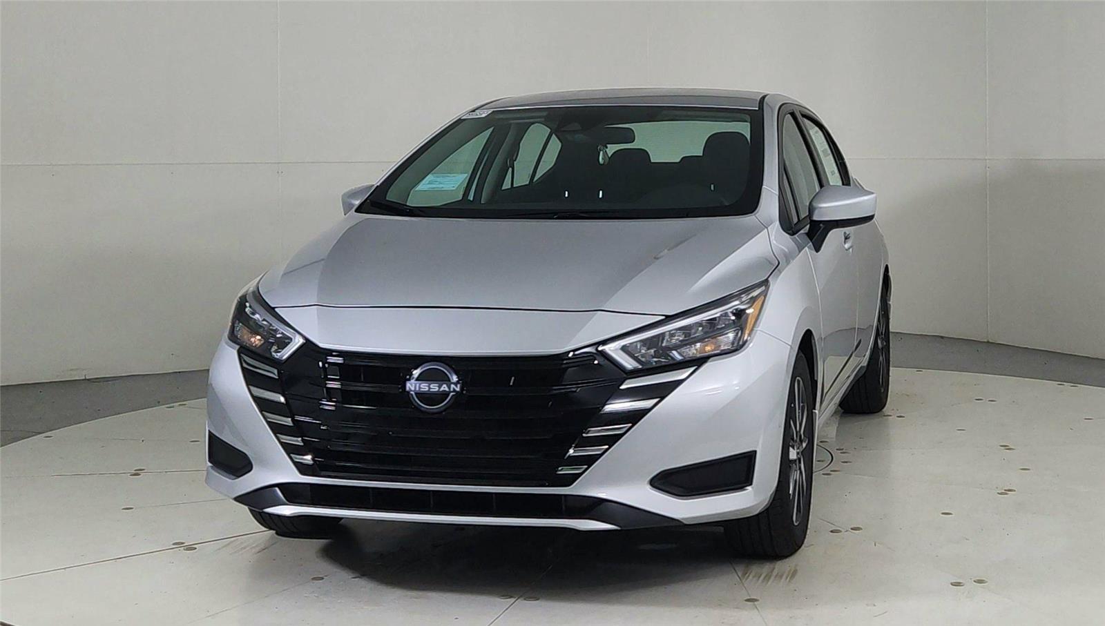 2025 Nissan Versa SV photo 2