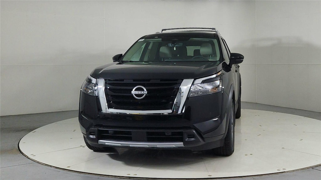 New 2025 Nissan Pathfinder SL SUV