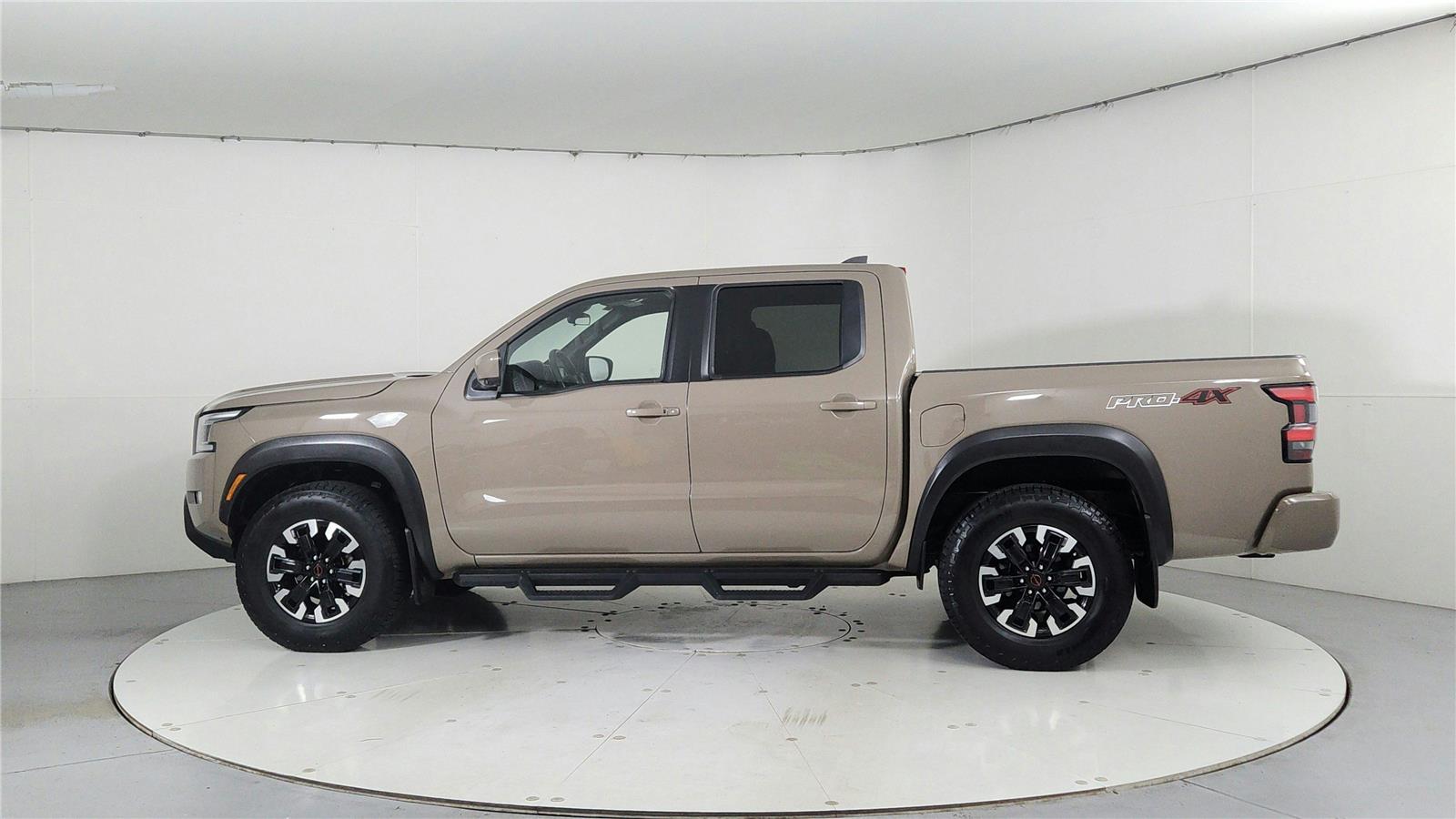 2023 Nissan Frontier PRO-4X photo 4