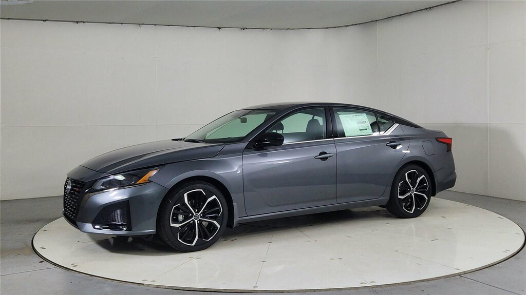New 2025 Nissan Altima SR Sedan