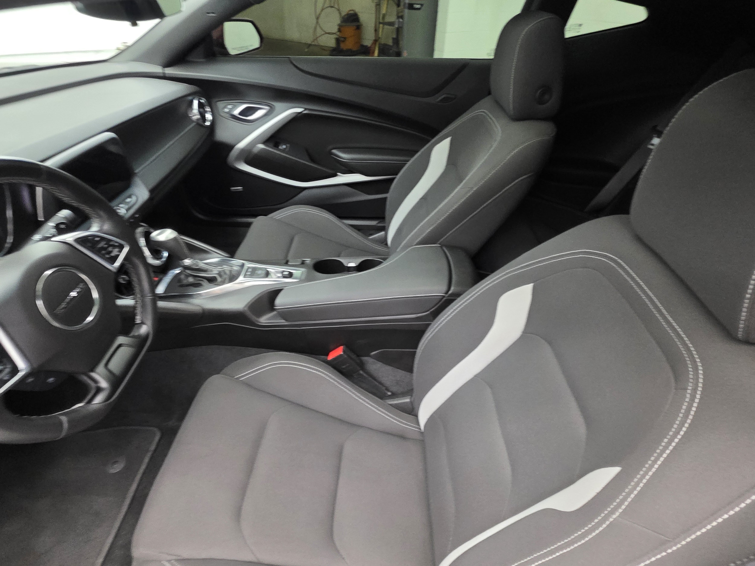2022 Chevrolet Camaro LT1 - Photo 13