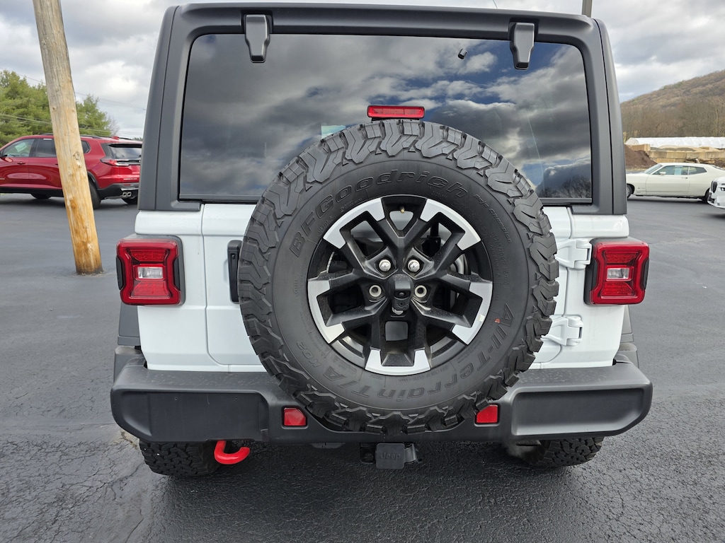 Used 2025 Jeep Wrangler Rubicon SUV