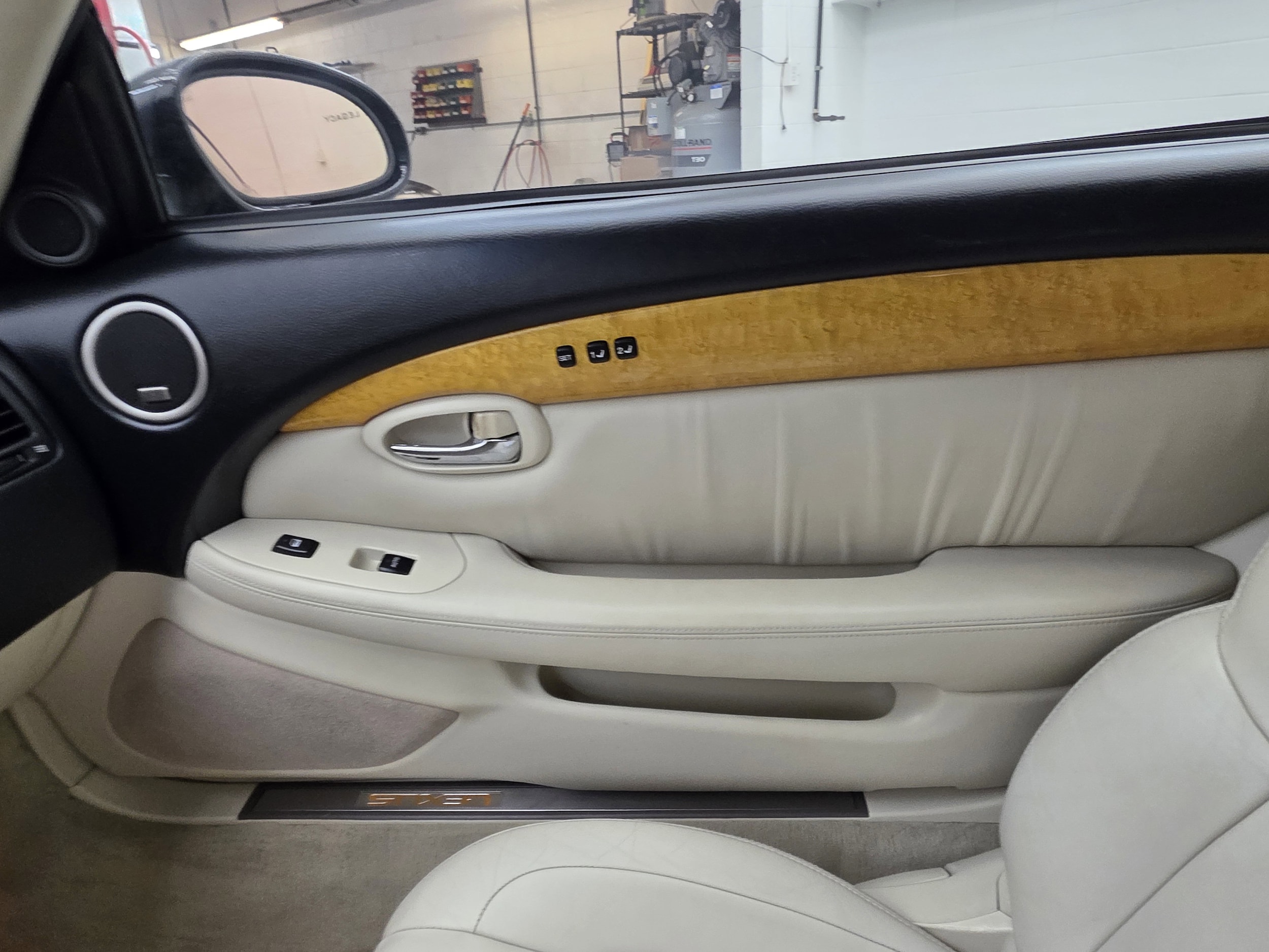 2002 Lexus SC 430 - Photo 17