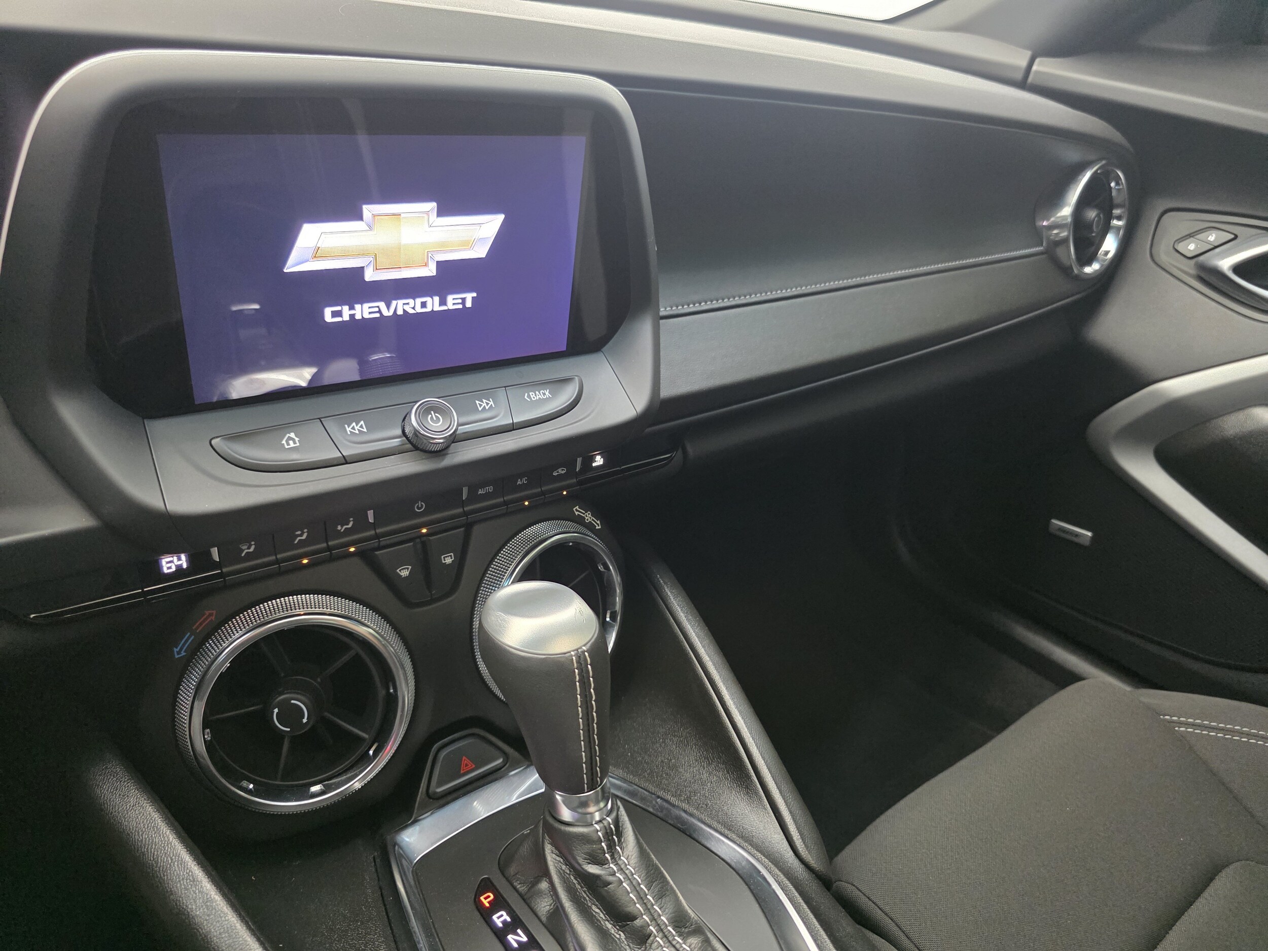 2022 Chevrolet Camaro LT1 - Photo 16