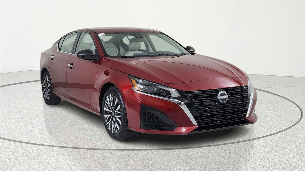 Used 2024 Nissan Altima 2.5 SV Sedan