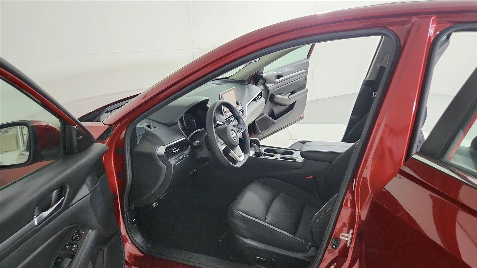 2022 Nissan Altima SV - Photo 9