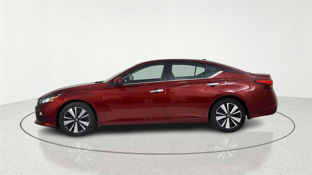 Used 2022 Nissan Altima 2.5 SV Sedan