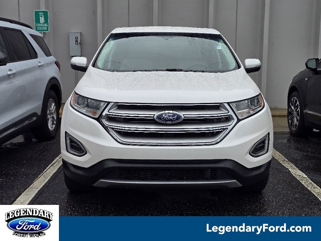 2015 Ford Edge Titanium photo 2