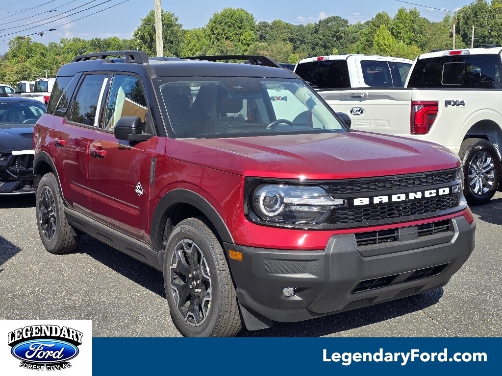 2025 Ford Bronco Sport Outer Banks photo 2