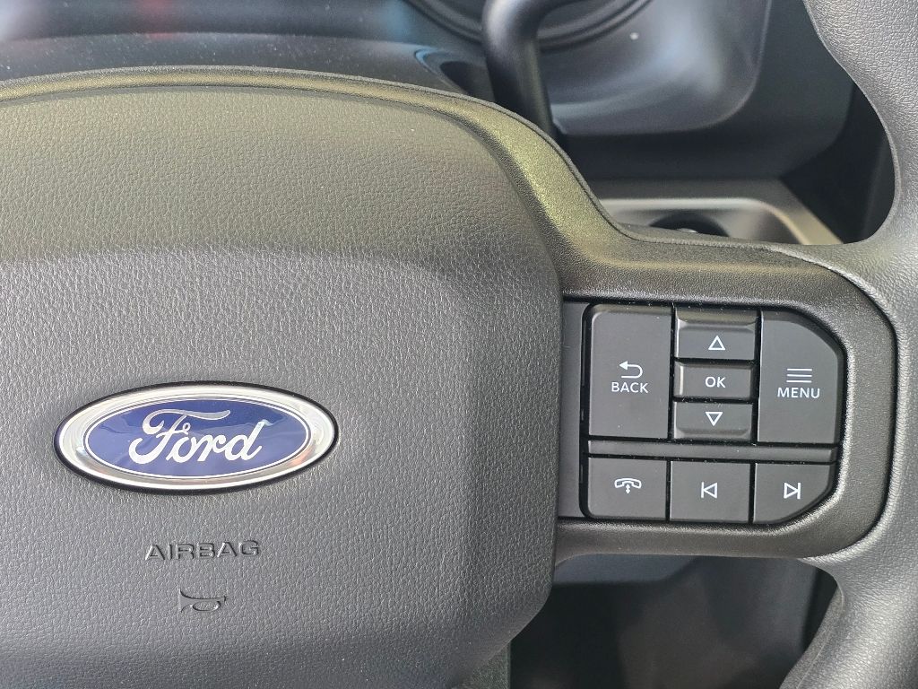 2025 Ford F-550 Super Duty Chassis Cab XLT - Photo 11