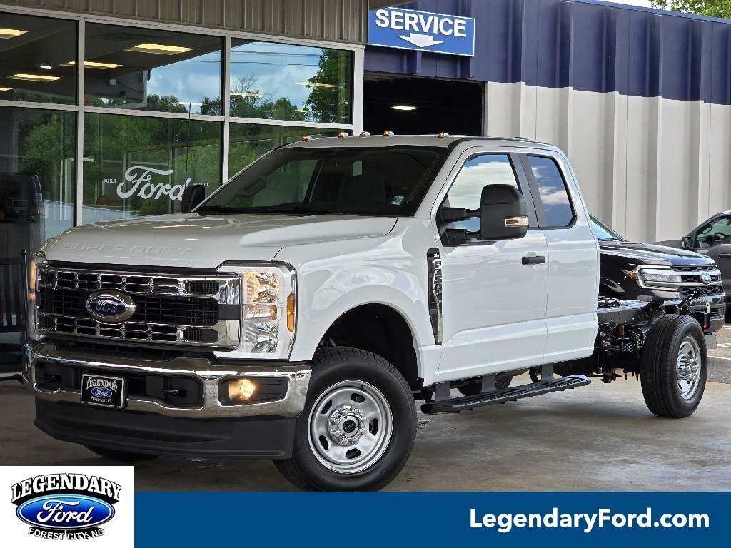 2025 Ford F-350 Chassis Truck Super Cab 