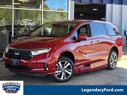 2022 Honda Odyssey Braunability Touring Minivan/Van