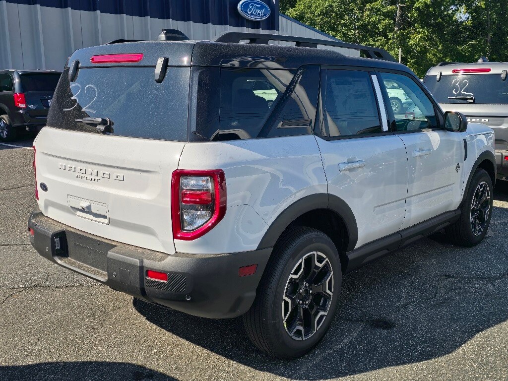 2025 Ford Bronco Sport Outer Banks photo 4