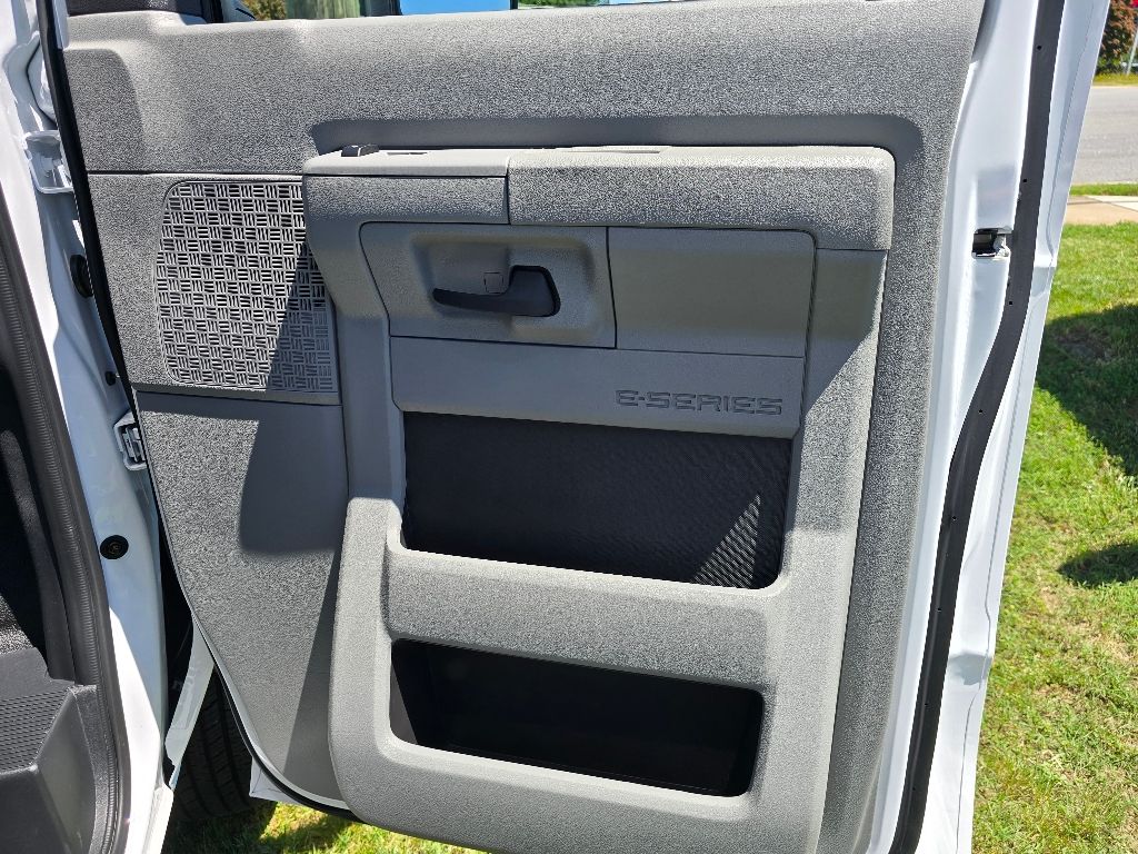 2026 Ford E-Series Cutaway Base - Photo 12