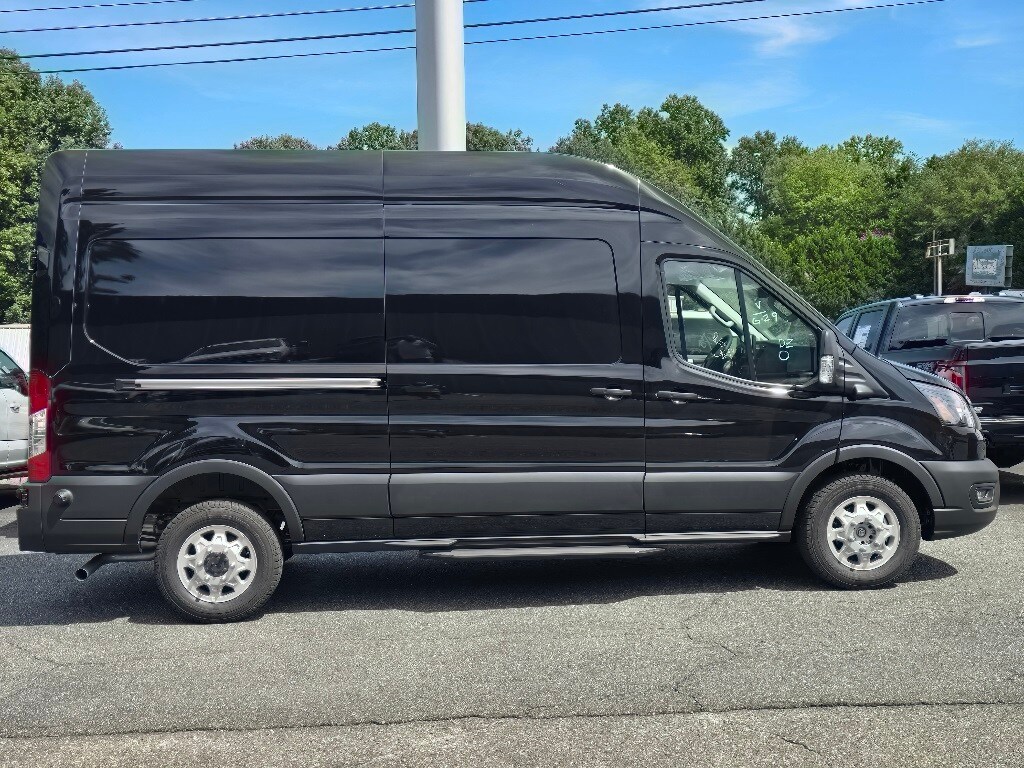 2025 Ford Transit photo 4