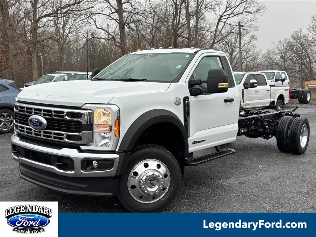 2026 Ford F-550 Super Duty Chassis Cab XL's photo