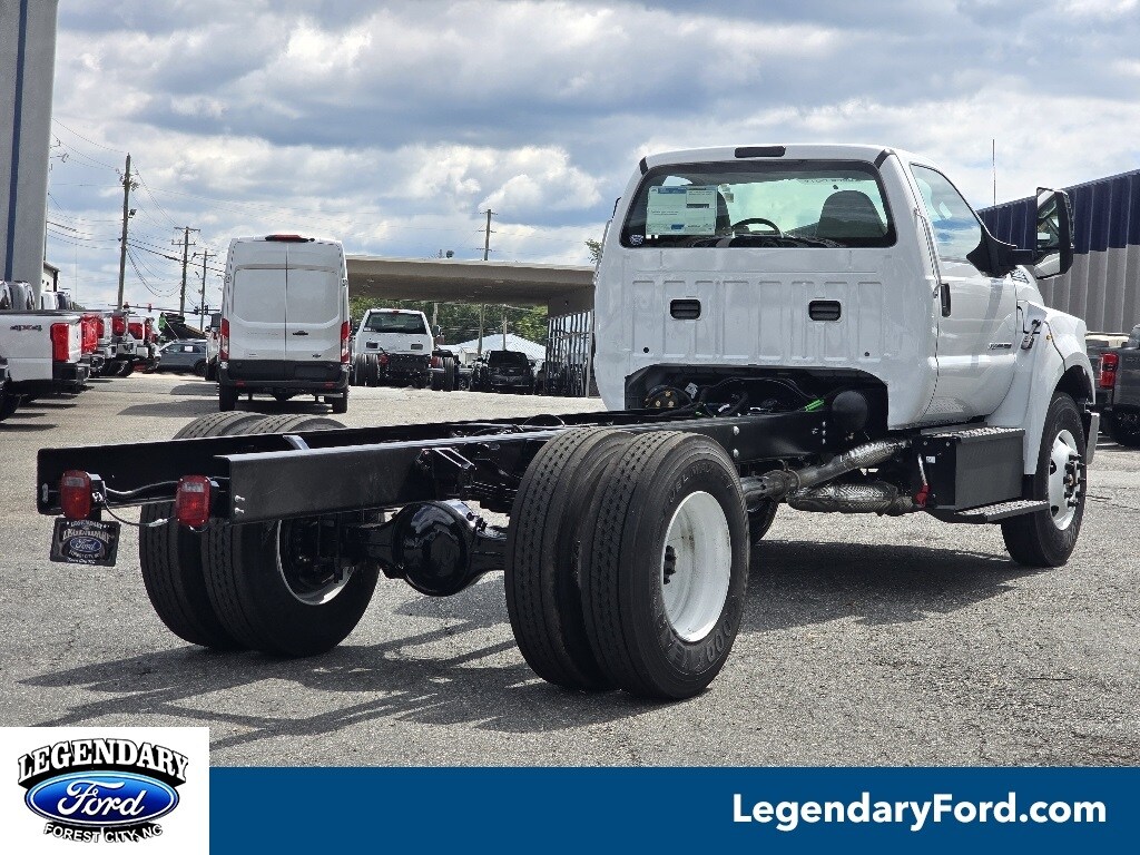 2026 Ford F-650 Base photo 2