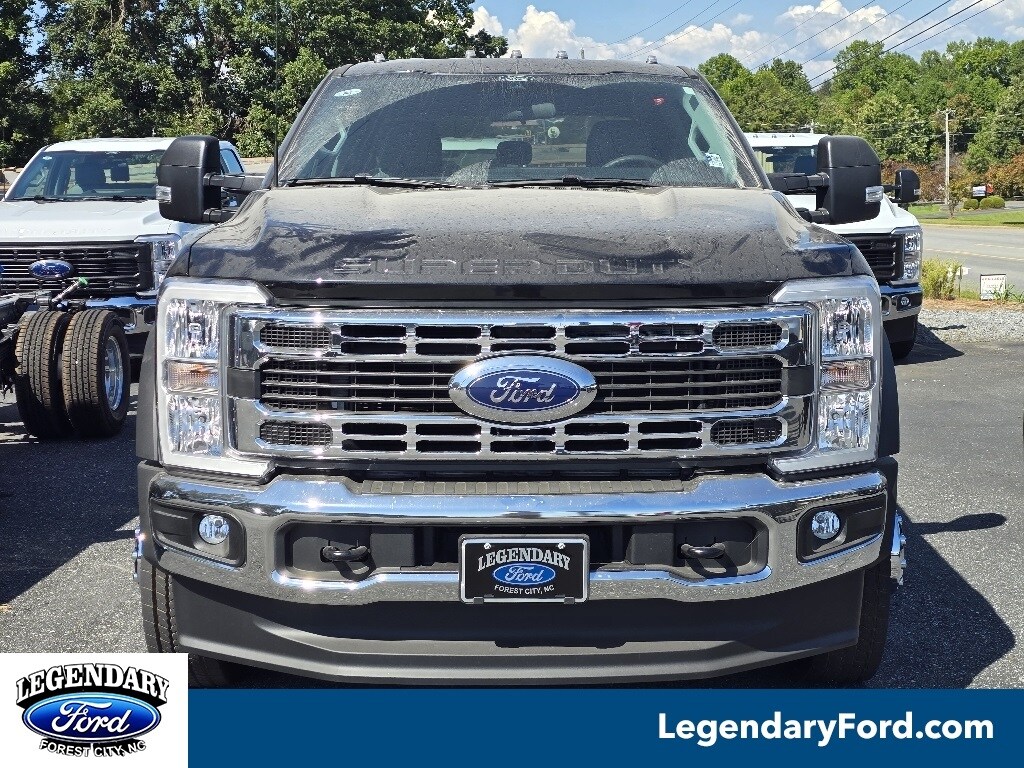 2026 Ford F-550 XLT photo 2