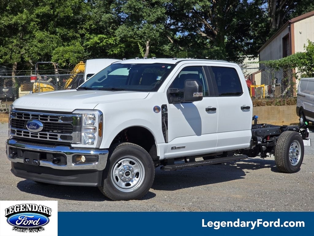 New 2026 Ford F-350SD XL Truck Crew Cab