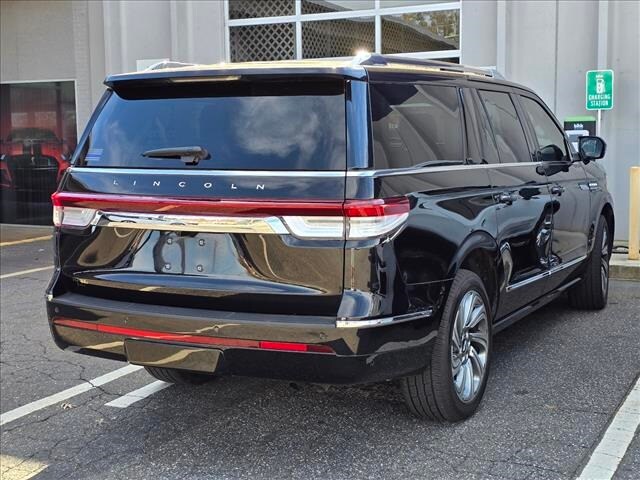 2023 Lincoln Navigator L Reserve photo 4