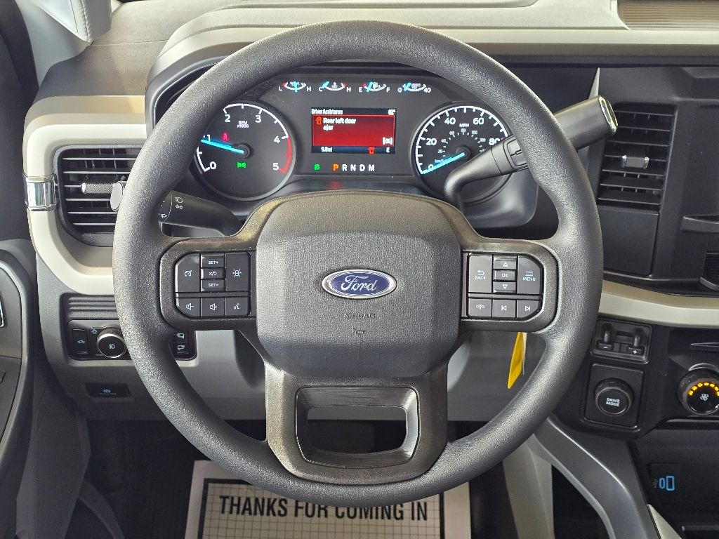 2025 Ford F-450 Super Duty Chassis Cab XLT - Photo 11