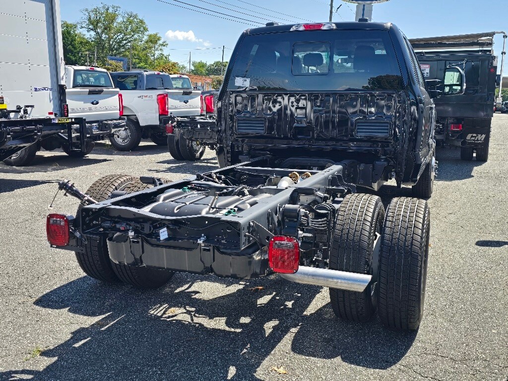 2025 Ford F-350 XL photo 3