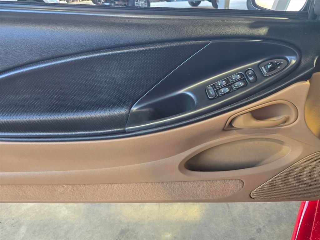 1994 Ford Mustang - Photo 10