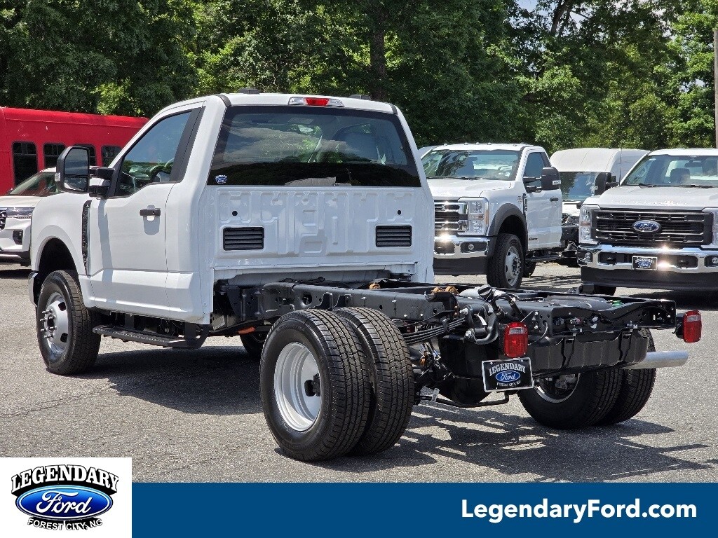 2025 Ford F-350 XL photo 2