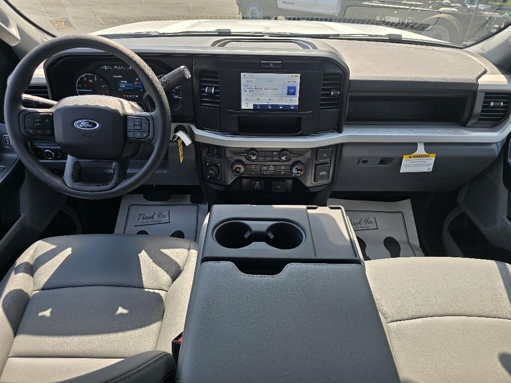 2026 Ford F-350 XL photo 3