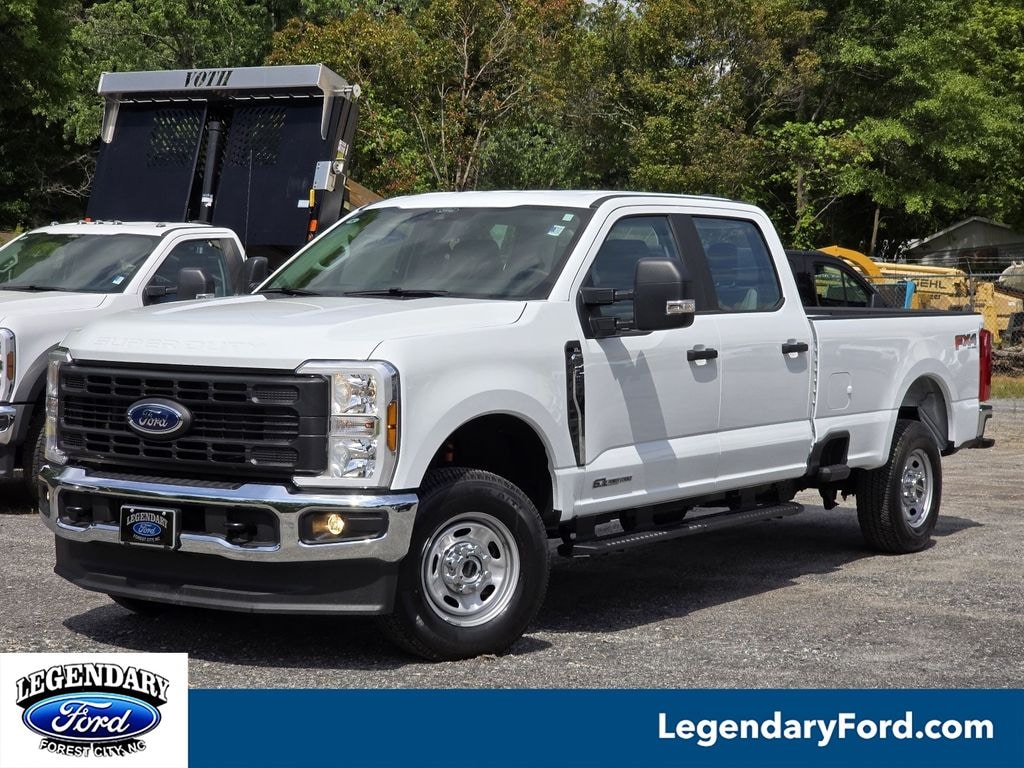 New 2025 Ford F-250SD XL Truck Crew Cab