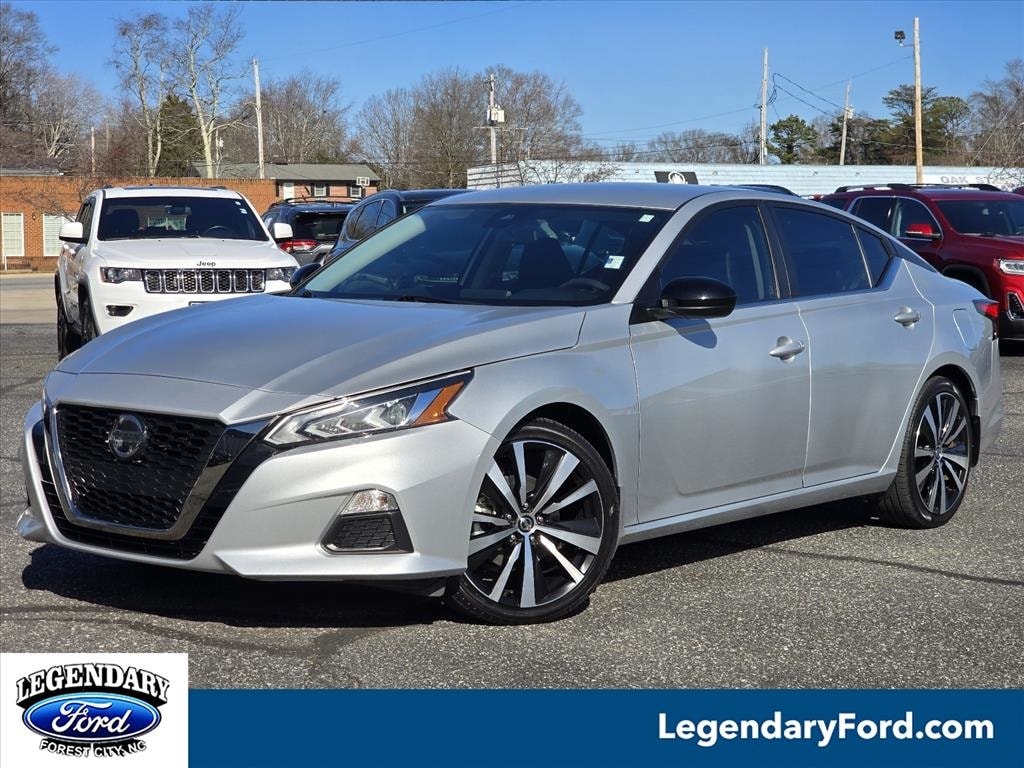 2022 Nissan Altima SR